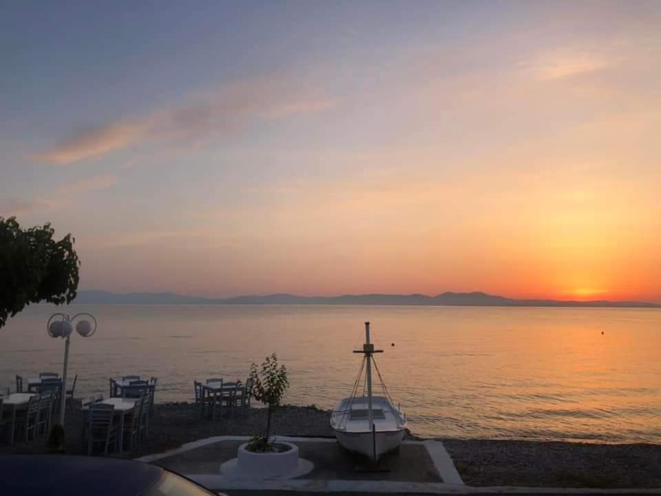 Antony'S Apartment Sea View Тірос Екстер'єр фото