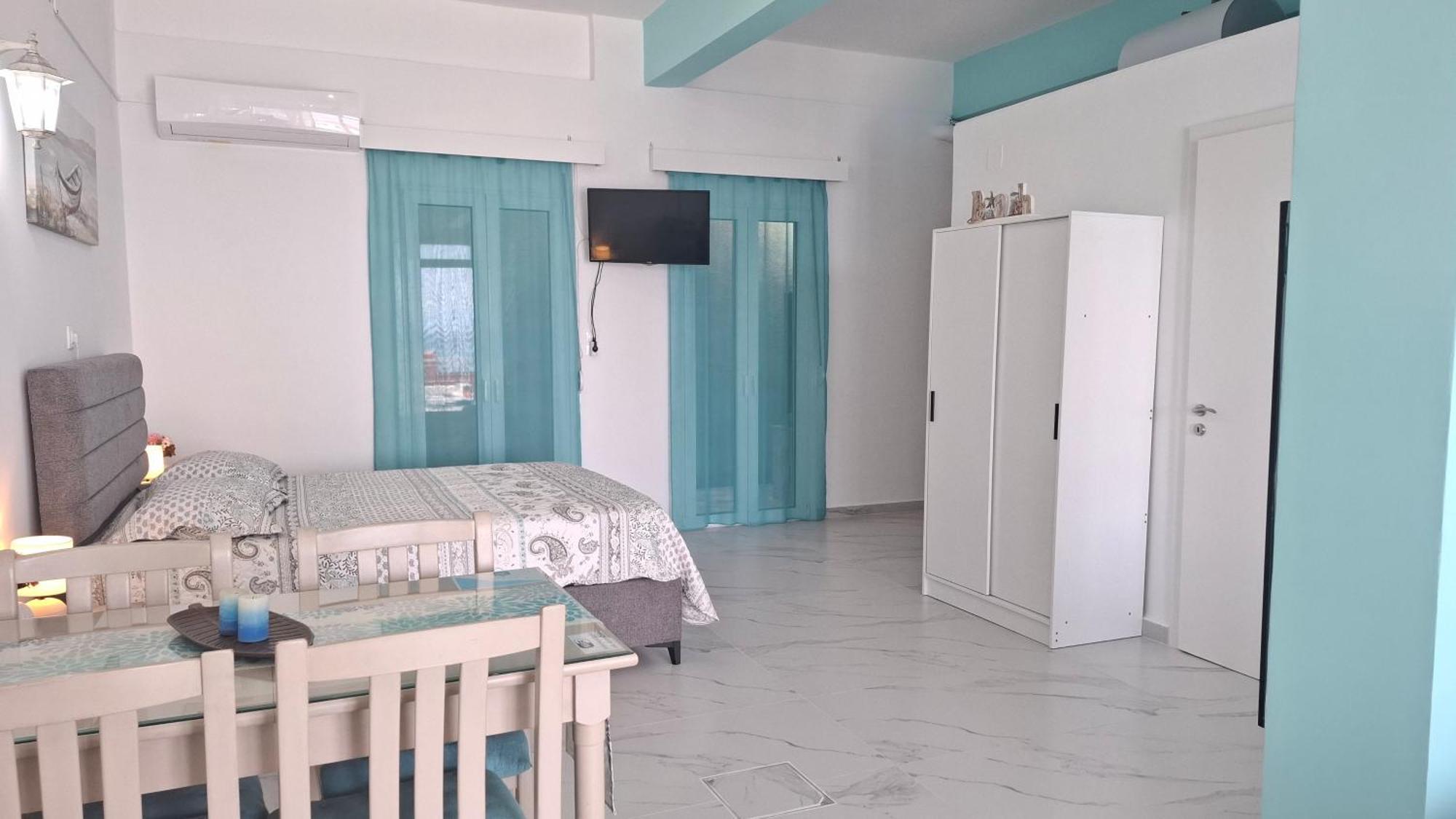 Antony'S Apartment Sea View Тірос Екстер'єр фото