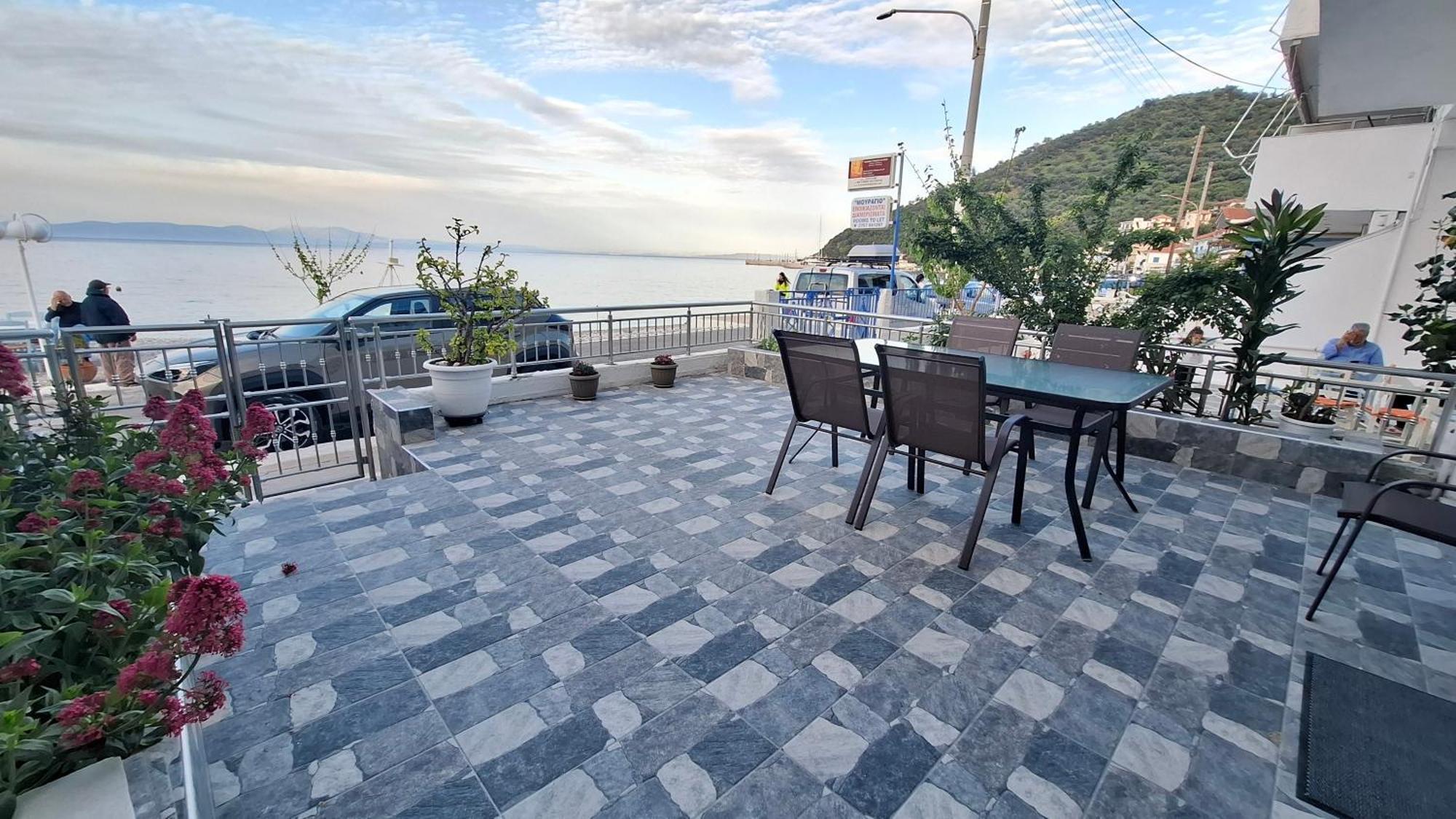 Antony'S Apartment Sea View Тірос Екстер'єр фото